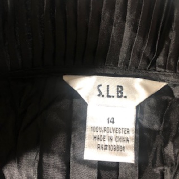 NWOT S.L.B. Crinkle Black Fabric Tie Waist Pleated Ruffle Collar Top Size 14 - Picture 5 of 6